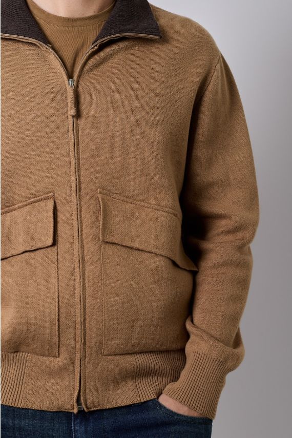 CAMPERA BOLSILLO PLAQUÉ CON TAPA - Vista Alternativa